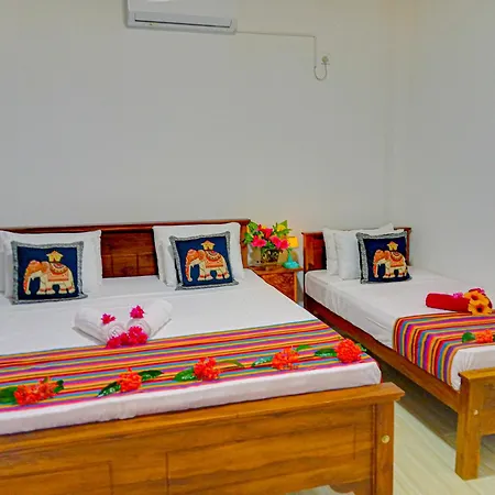 Gimhana Homestay Sigiriya Buitenkant foto